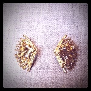 NWOB Vintage Avon Pierced Earrings